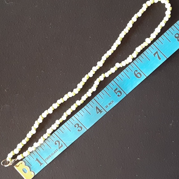 ** Green and White Beaded Necklace - Picture 5 of 5